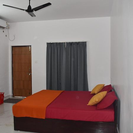 Gundappa Cafe Gokarna Kudle Beach Bagian luar foto