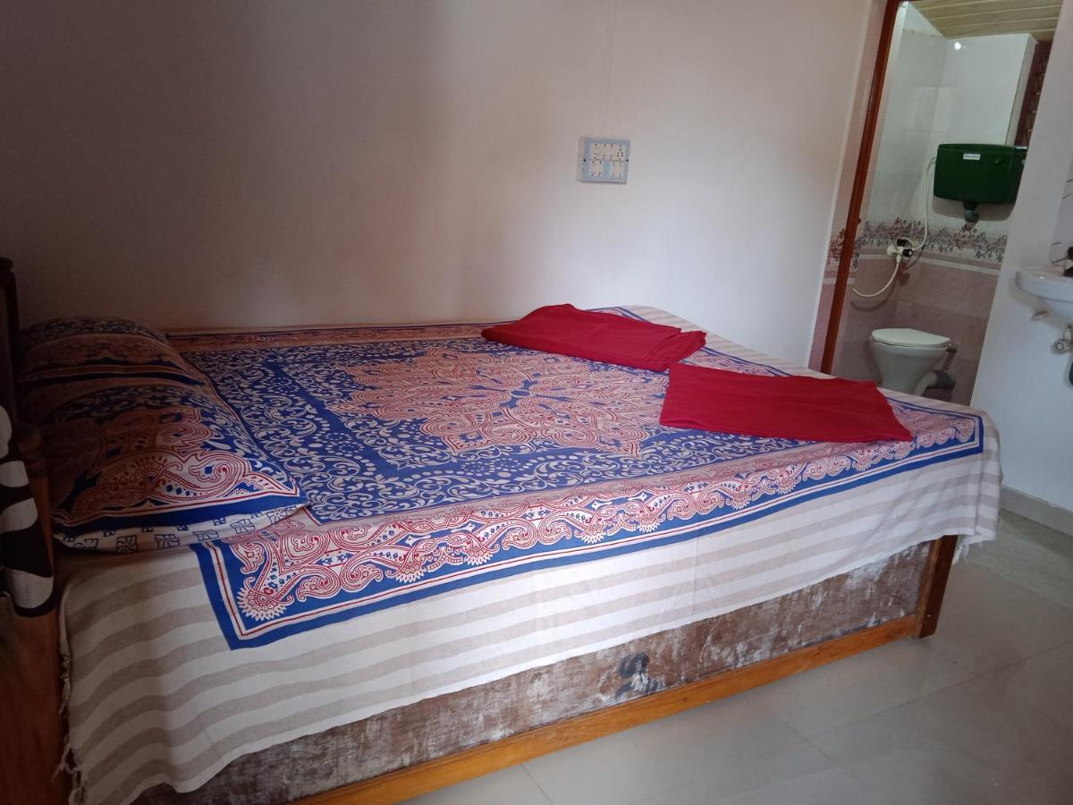 Gundappa Cafe Gokarna Kudle Beach Bagian luar foto