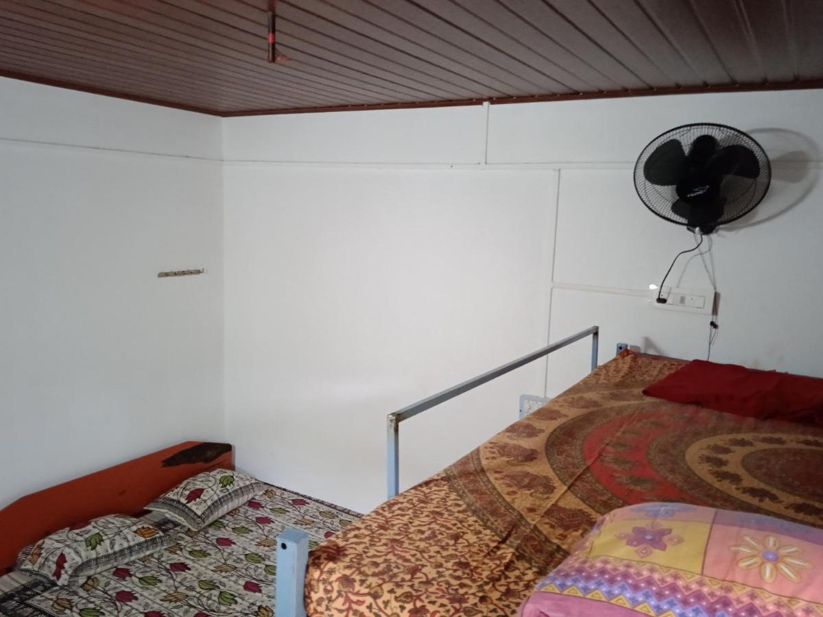 Gundappa Cafe Gokarna Kudle Beach Bagian luar foto