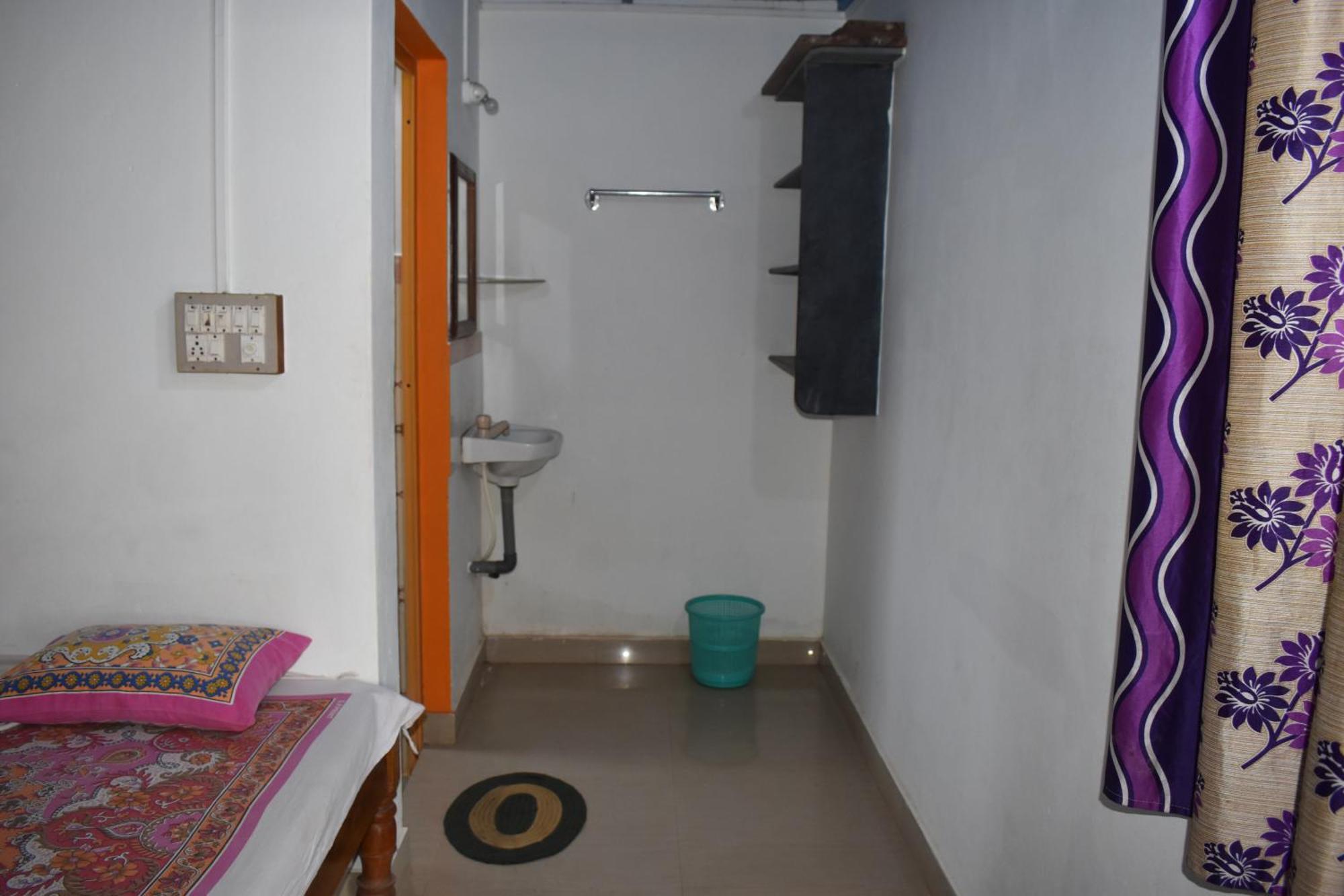Gundappa Cafe Gokarna Kudle Beach Bagian luar foto